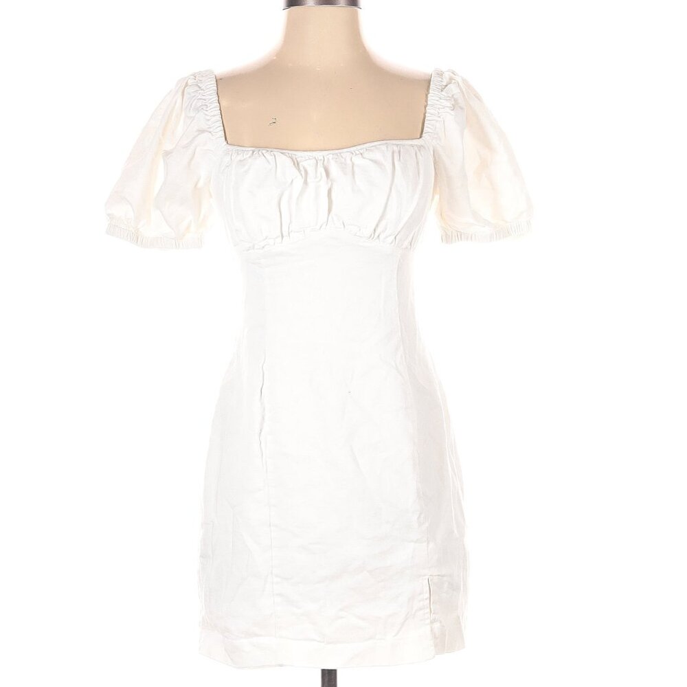 ASTR White Sweetheart Neck Mini Dress